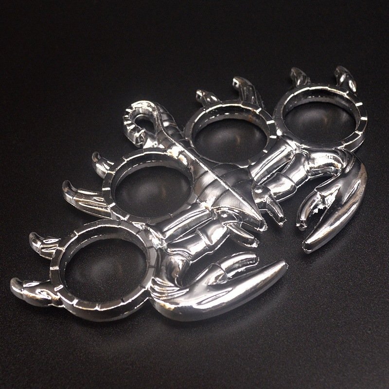 16005075525_2086927425.jpg Poing américain Scorpion