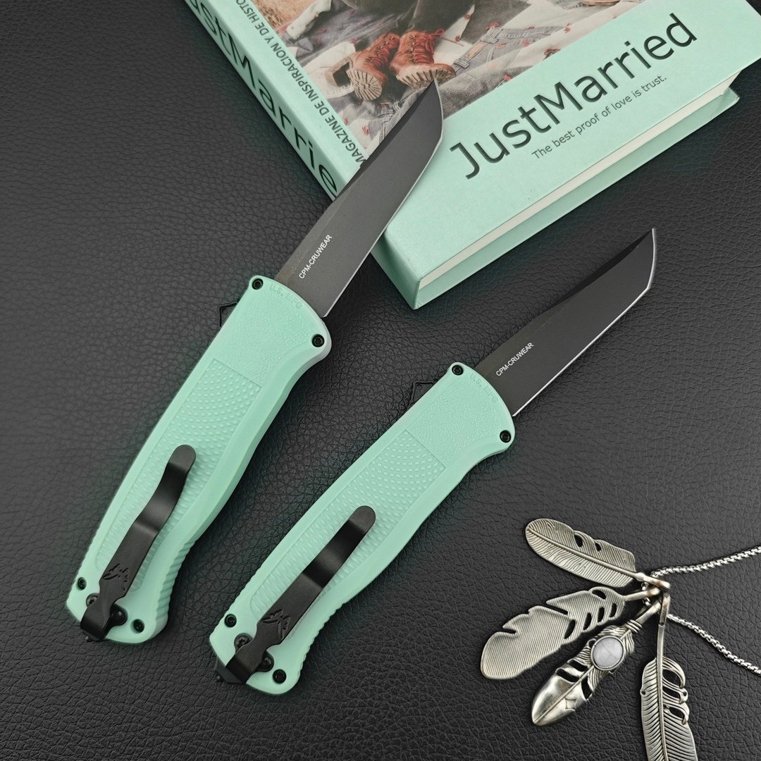 0aac0f07-b615-4f1c-b616-b8140c10750d.jpeg Butterfly 5370 Green Handle Straight Jumping Tail Vertex Style OTF Knife