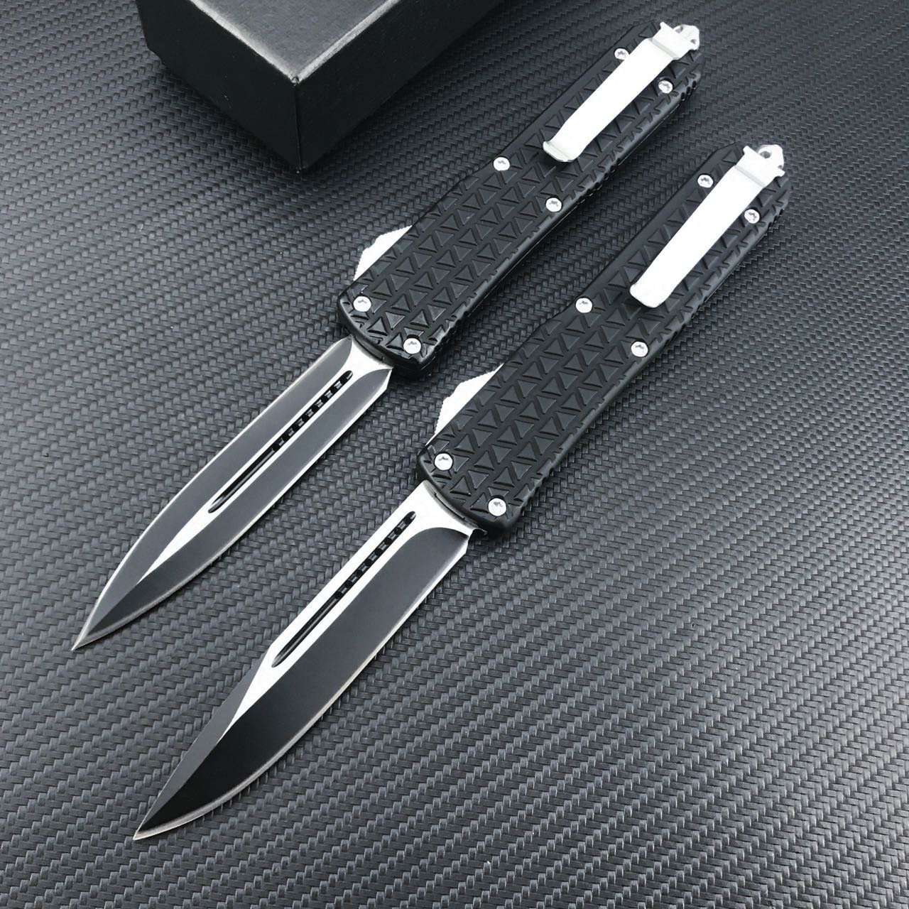 b16ebb80-5fda-49d4-8558-7aaa263ec2ff.jpeg D07 Triangle OTF OTF Knife